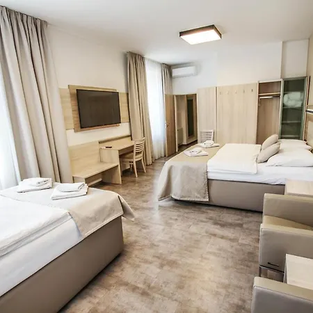 Mariel Отель Зноймо