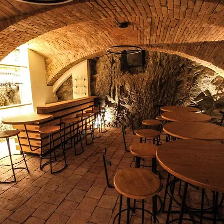 Отель Mariel Зноймо