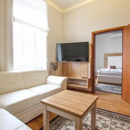 Mariel Отель Зноймо